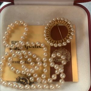 Majorca pearls and broach w/ certificate.